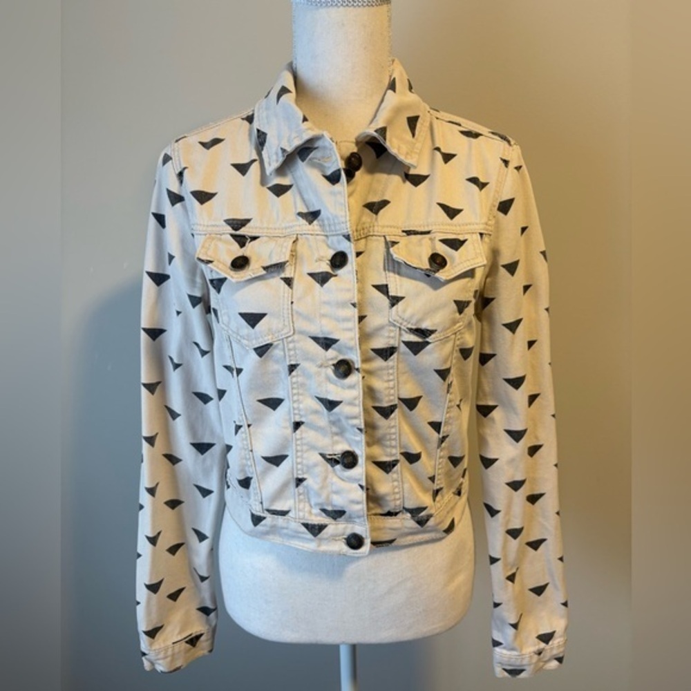 Forever 21 Cropped Denim Jacket - Black/Beige Triangle Print - Size S